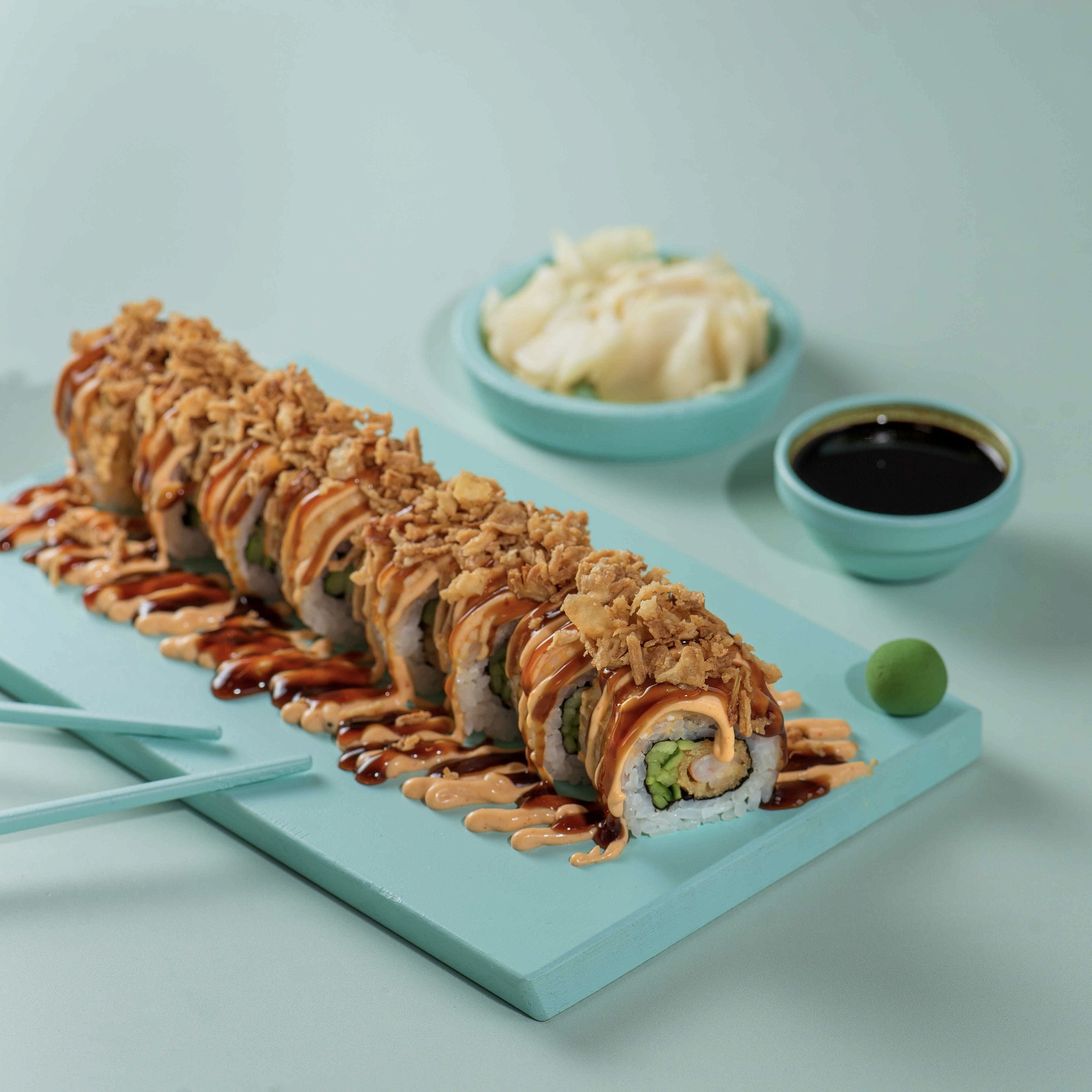 Well Roll с крабом и креветками